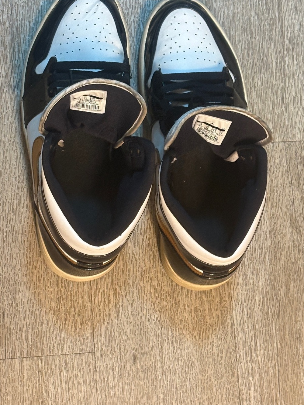 JORDAN 1 MID SE PATENT BLACK/METALLIC/ WHITE  SIZE 13 - Picture 5 of 10
